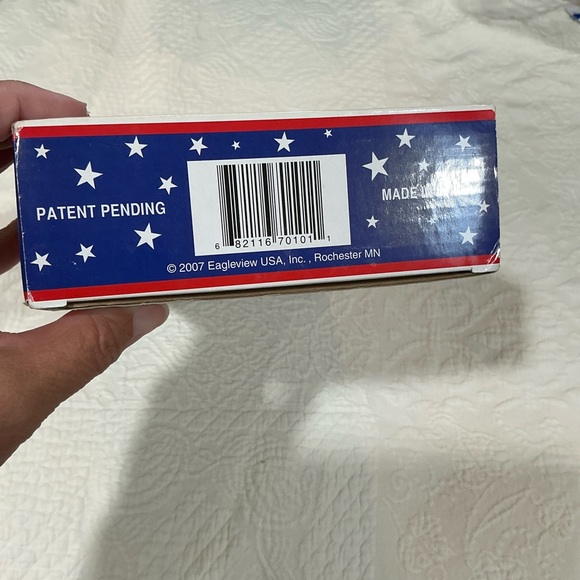 🌹 NIB The Hillary Nutcracker - Picture 5 of 7